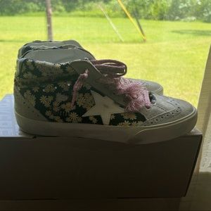 COPY - NEVER WORN golden goose mid star classic